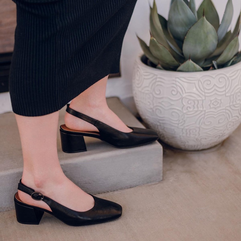 Ester Block Heel Slingback Pump- Size 10M - Picture 3 of 9